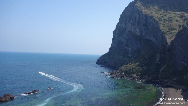 Jeju island raises Distance 4 Levels, 12 beaches suspended