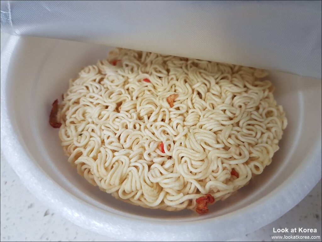 Nongshim kimchi Cup Noodles, Since 1984