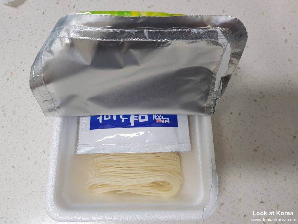 BAEKJE Instant Rice Noodle Anchovy Flavor