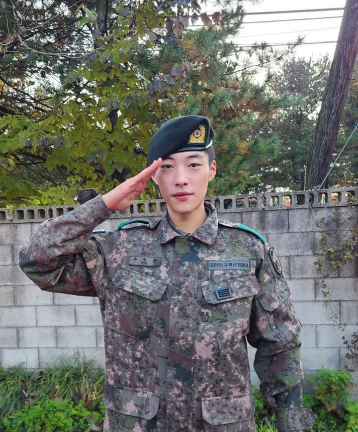 Actor Woo Do-hwan will be discharged from the K-Amry.