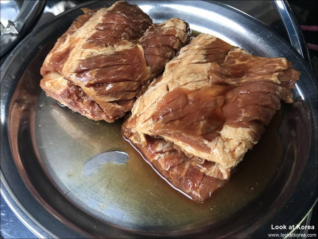Dwaeji Galbi (Marinated Pork Ribs)