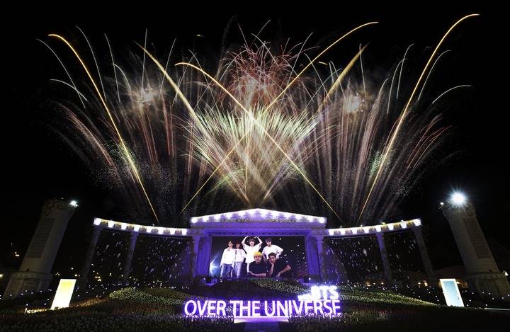 Everland BTS Over the Universe Multimedia Show