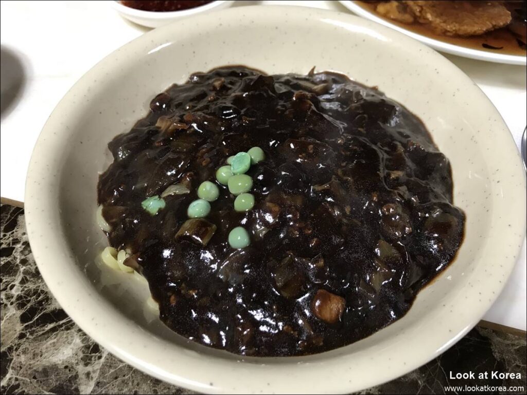 Jajangmyeon