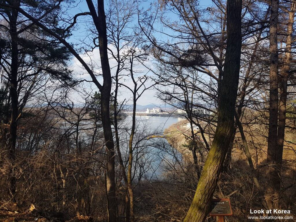 Tangeumdae park, Chungju