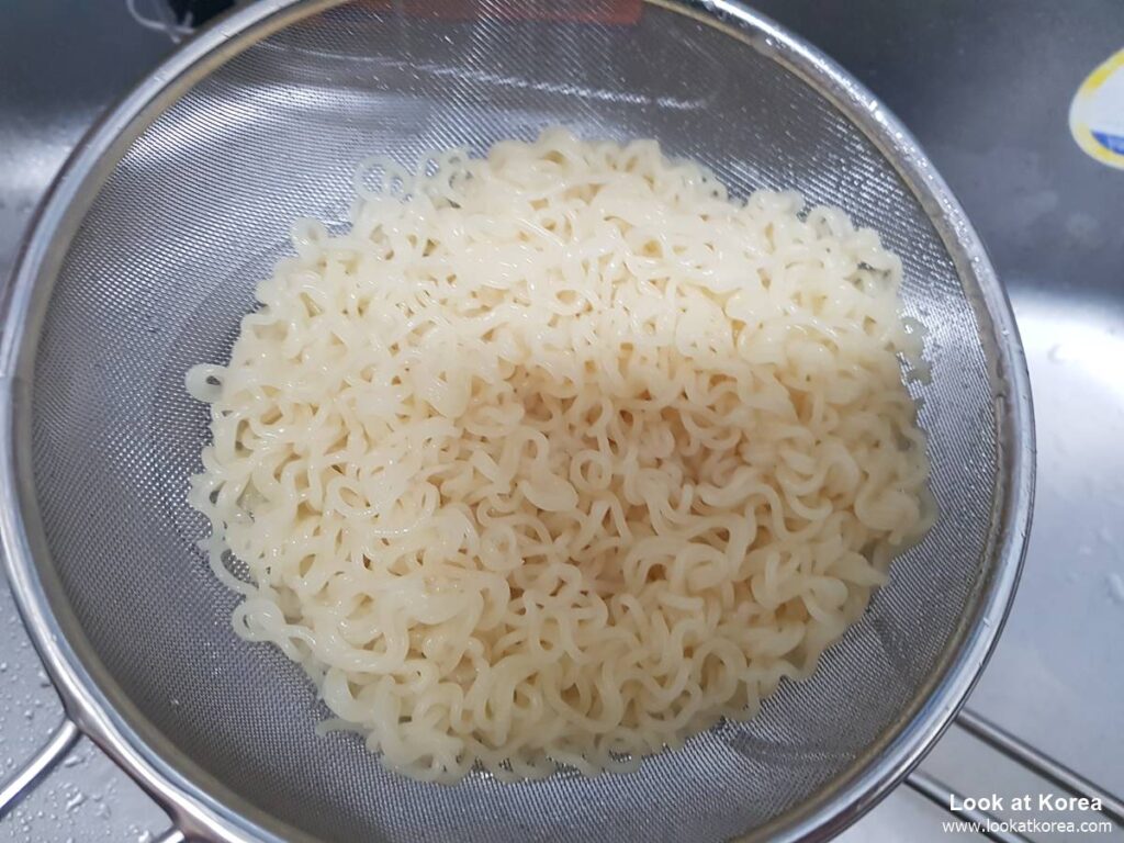 Paldo Bibimmyeon - Korea's oldest bibim myeon