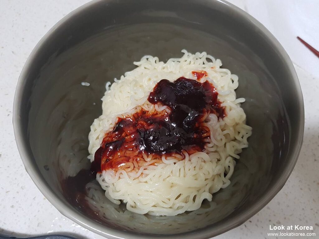 Paldo Bibimmyeon - Korea's oldest bibim myeon