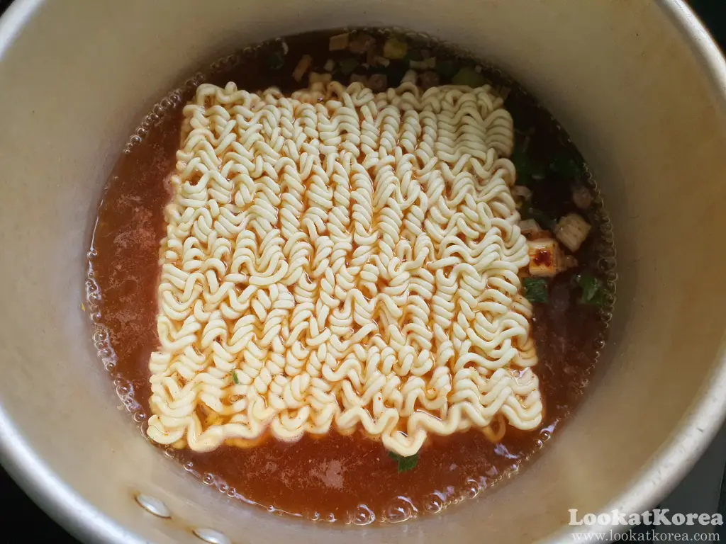Jin Ramen Slightly Spicy