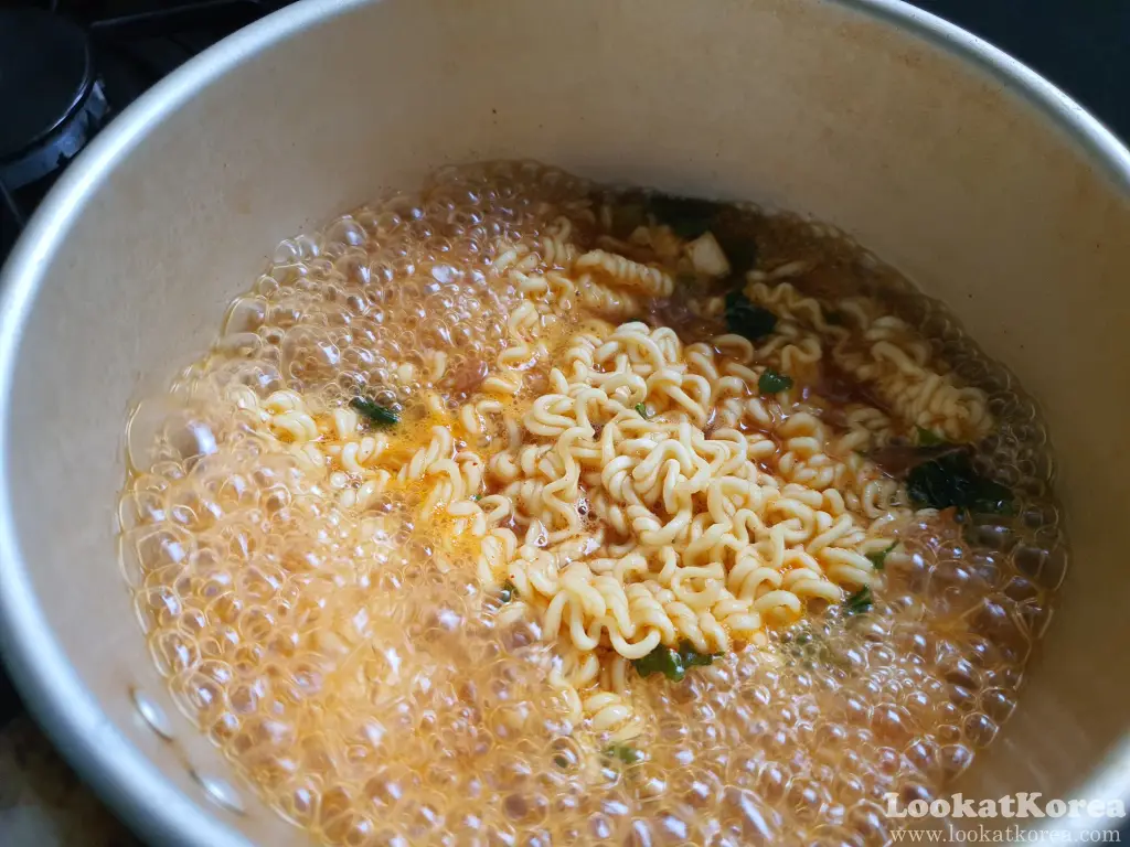 Jin Ramen Slightly Spicy