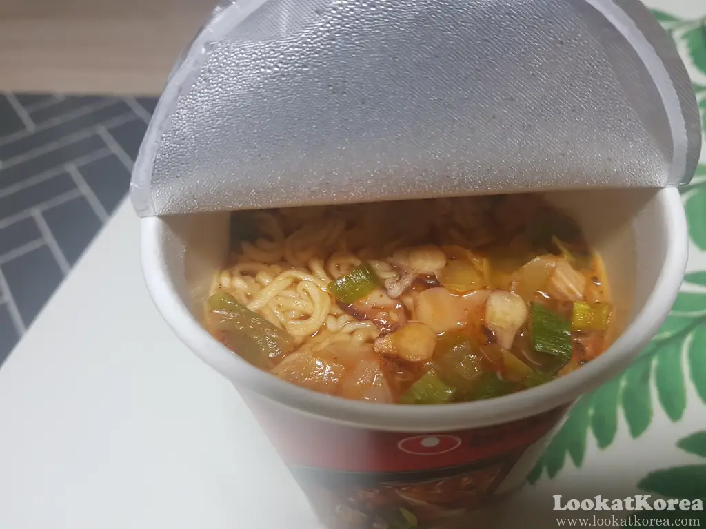 Nongshim Squid Champong (Ojing-eo Champong)